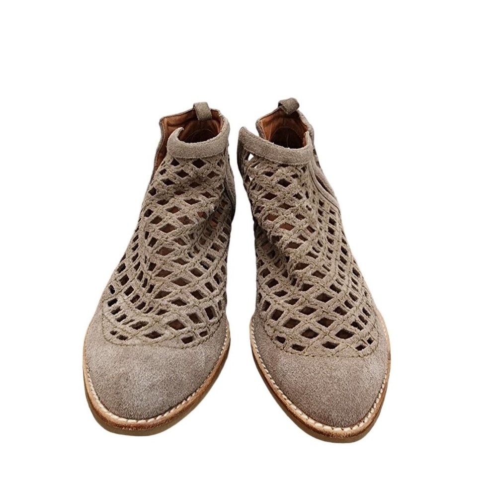 Jeffrey Campbell Taggart Suede Laser Cut Ankle Boots Taupe 9.5 Worn Once - Picture 4 of 6